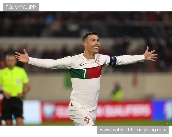 C罗进球太轻松:揭秘足球场上的超神瞬间 C罗进球太轻松:揭秘足球场上的超神瞬间