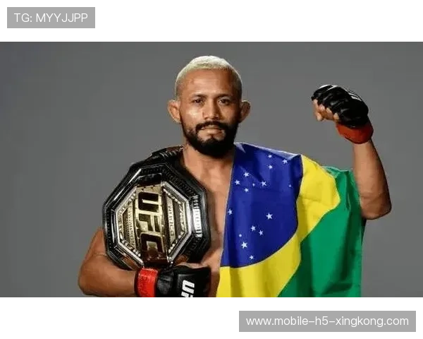 UFC重拳连续命中一回合直接终结：力量与节奏的极致较量