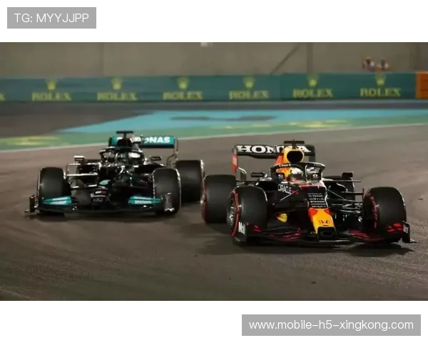 维斯塔潘起步瞬间拉开差距